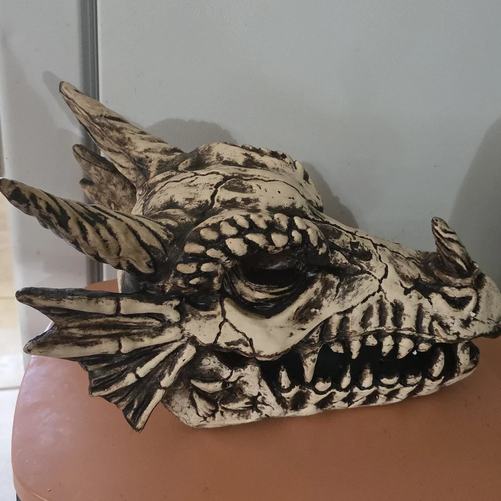 Dragon Head Skull Decor - Black and Cream